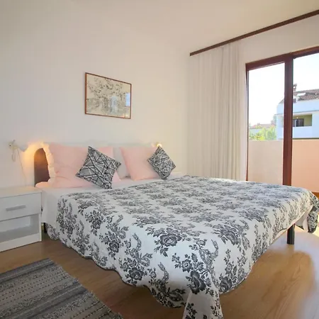 In Porec/istrien 10117 Apartment Porec