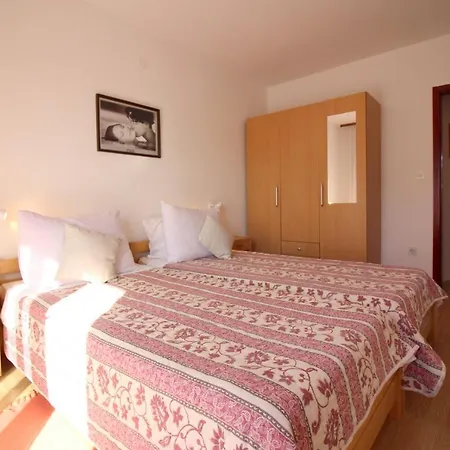 In Porec/istrien 10117 Apartment *